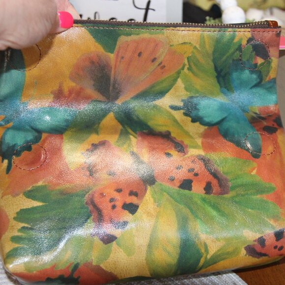 NWT Patricia Nash Watercolor Butterflies Clutch wristlet handbags. PRETTY,CLASSY - Picture 5 of 12